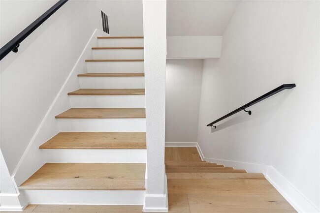 Building Photo - 5109 Stone Gate Dr