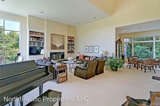 Building Photo - 3 br, 3 bath House - 17203 SE 42nd Pl