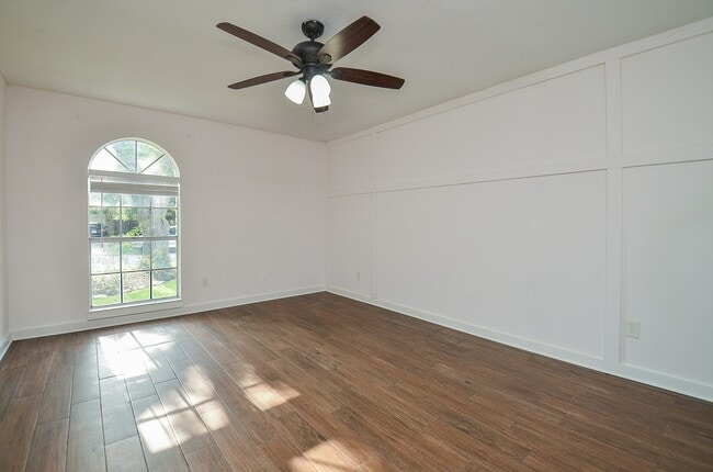 Building Photo - 3722 Brier Gardens Dr