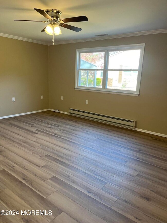 Living/Dining room - 7A Ivy St