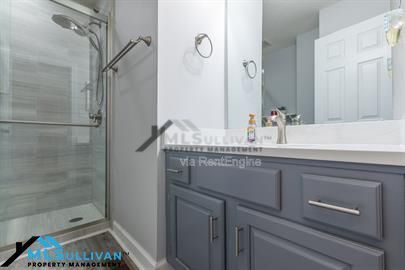 Building Photo - 106 Elmwood Cir