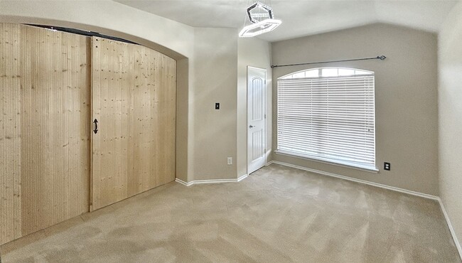 Building Photo - 609 Rain Lily Dr