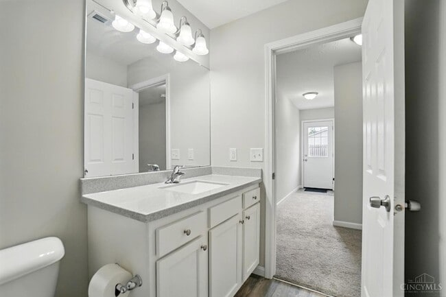 Building Photo - 720 Diamond Loop