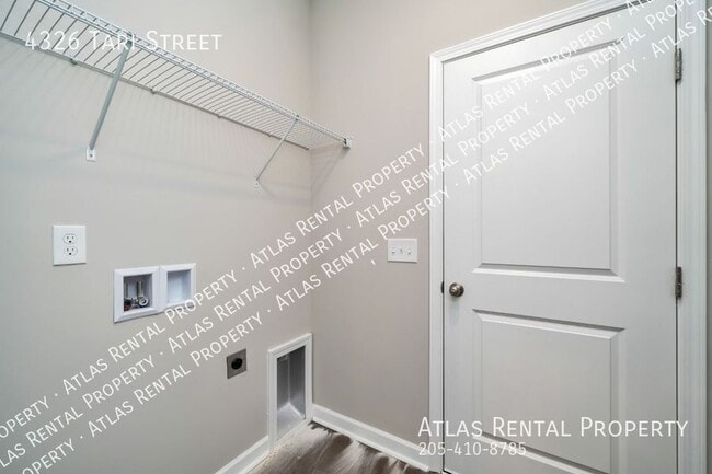 Building Photo - 4326 Tari St