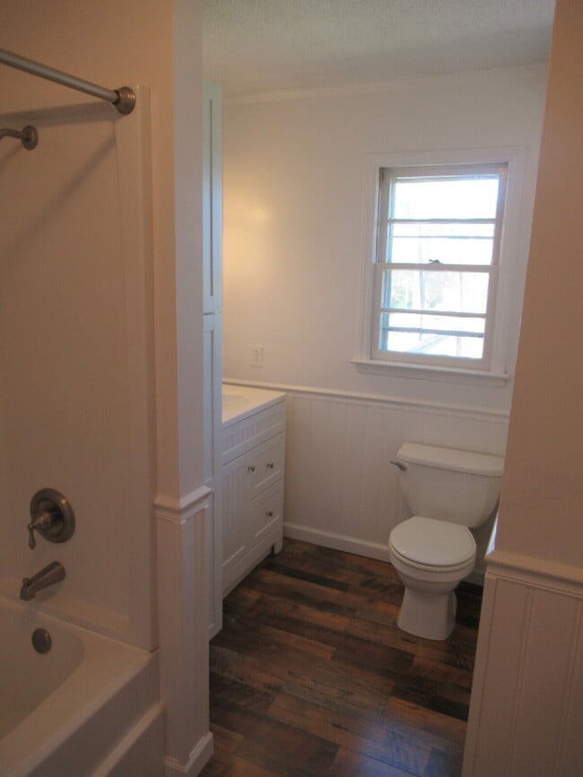 Building Photo - Charming 3-Bedroom Brick Home for Rent on the West Side of Lincolnton!