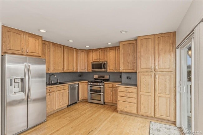 Building Photo - 149-47 Centreville St