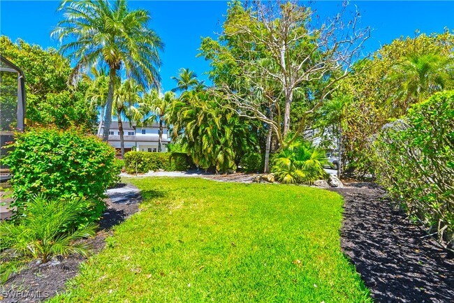 Building Photo - 2125 Marina Dr