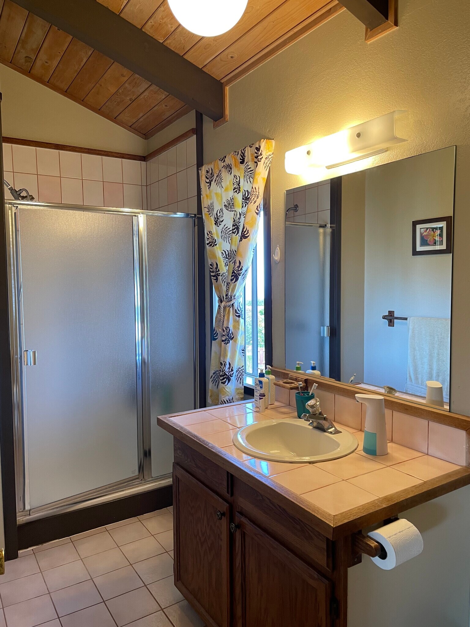 Building Photo - 115 Mahola St