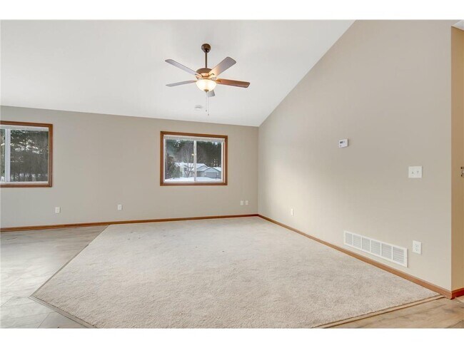 Building Photo - 463 Martin Way