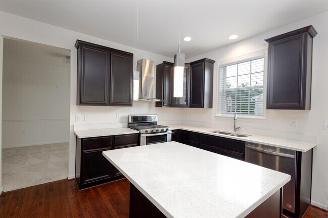 Building Photo - 122 Blakely Rd