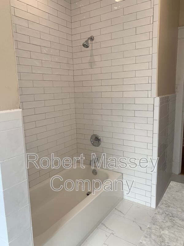 Building Photo - ****1275 Cherokee Road