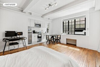 Building Photo - 211 E 35th St