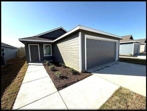 Building Photo - 1600 Baugh St