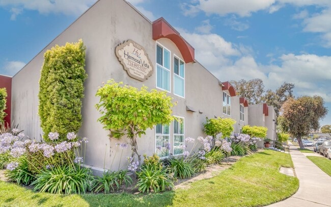 Building Photo - Hermosa Vista Apartments