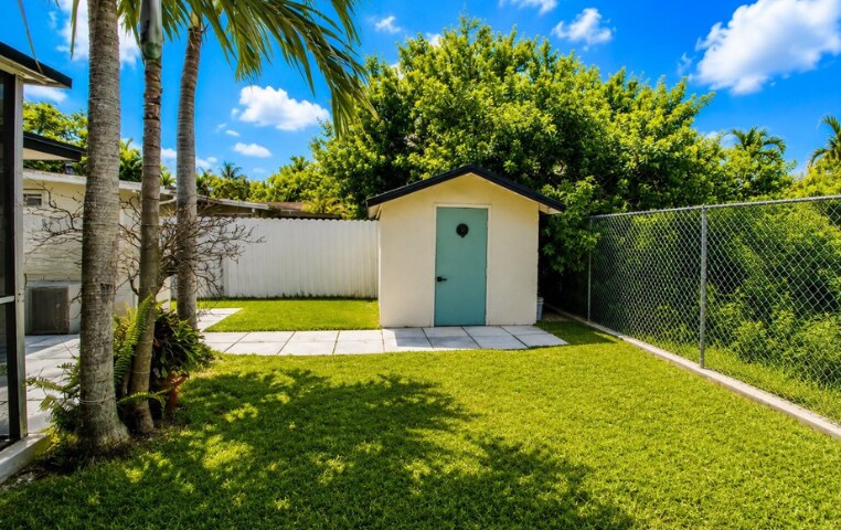 Building Photo - 5380 SW 92nd Ave