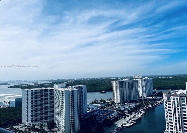 Building Photo - 15901 Collins Ave