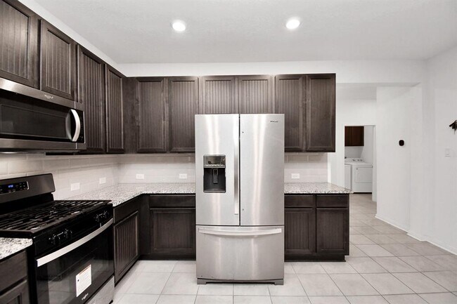 Building Photo - 2030 Domeniko Dr