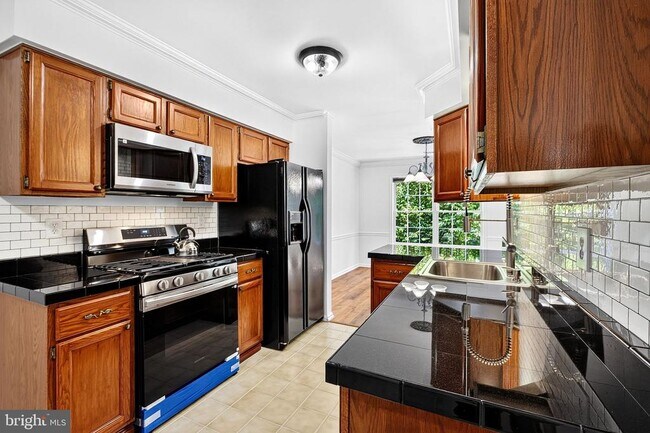 Building Photo - 34 Chicopee Dr