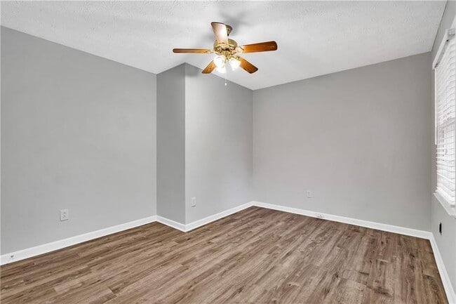 Building Photo - 4899 Raven Way NE