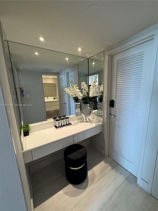 Building Photo - 5151 Collins Ave