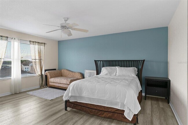 Building Photo - 215 Gleneagles Dr