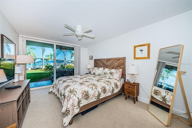 Building Photo - 5901 Bahia Del Mar Cir N