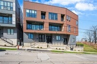 Building Photo - 402 Jefferson Ave
