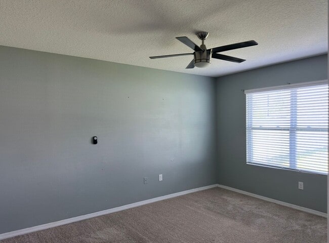 Building Photo - 1519 Diamond Loop Dr