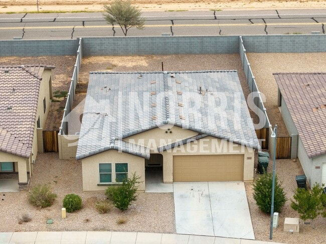 Building Photo - Beautiful Home, Perfect Location and Price