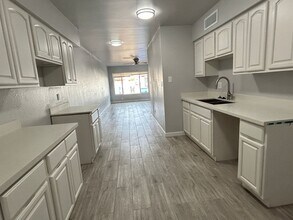Building Photo - Brand New Remodeled 2 Bed 2 Bath