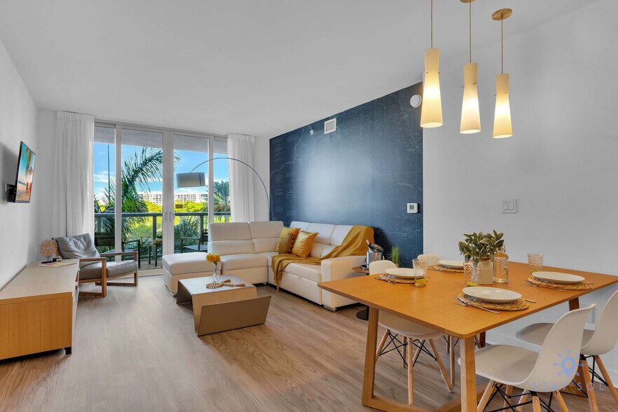 Building Photo - 2602 E Hallandale Beach Blvd
