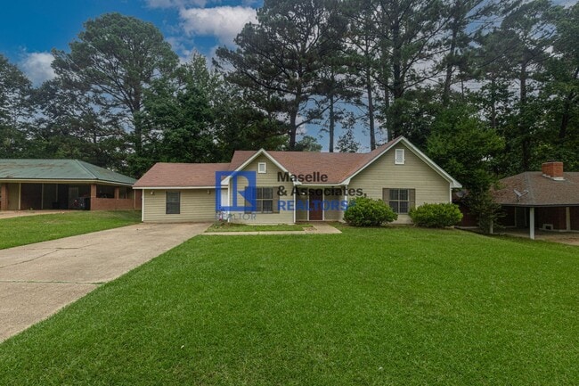 Primary Photo - 5 Bedroom/2 Bath Home in Bellegrove Subdiv...