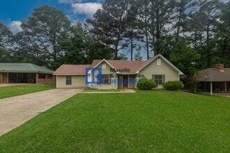 Building Photo - 5 Bedroom/2 Bath Home in Bellegrove Subdiv...