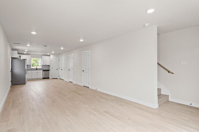 Building Photo - Modern Townhome for Rent – Modern Living at Its Best!