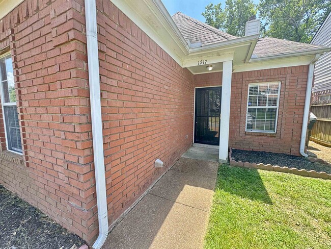 Building Photo - 1217 Brady Hollow Ln