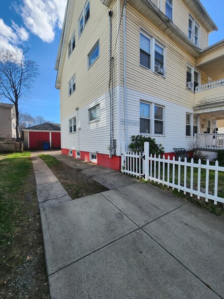 Building Photo - 84 Elizabeth St