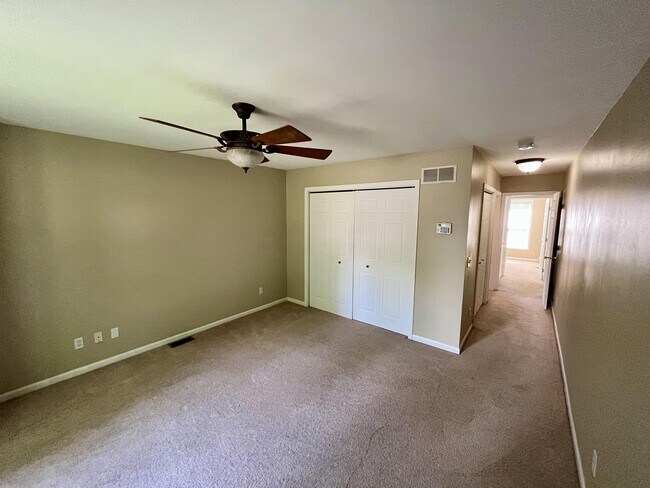 Building Photo - 911 Old Hickory Ln