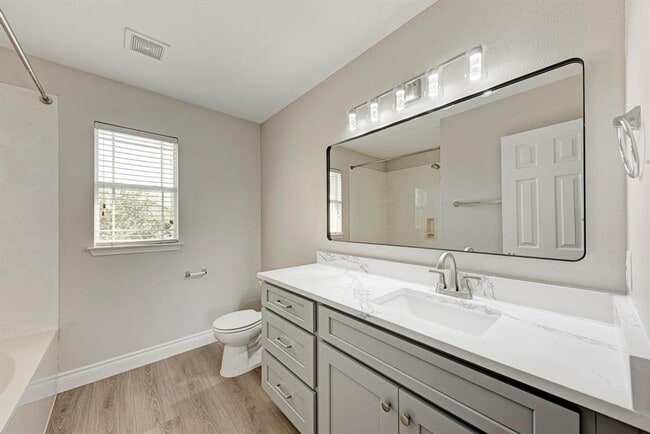 Building Photo - 3413 Bach Dr