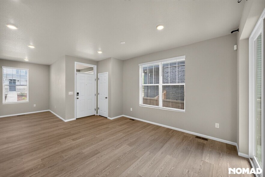 Building Photo - 745 N Tempe St