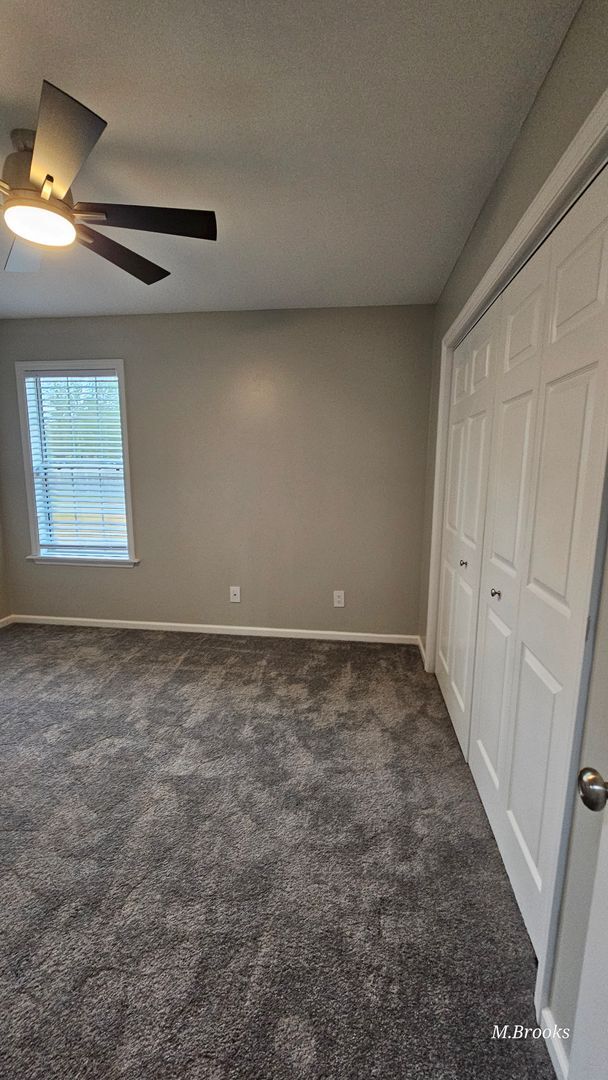 Building Photo - Country living but conveniently located in Kingsgate S/D in North Lowndes County near Moody AFB.
