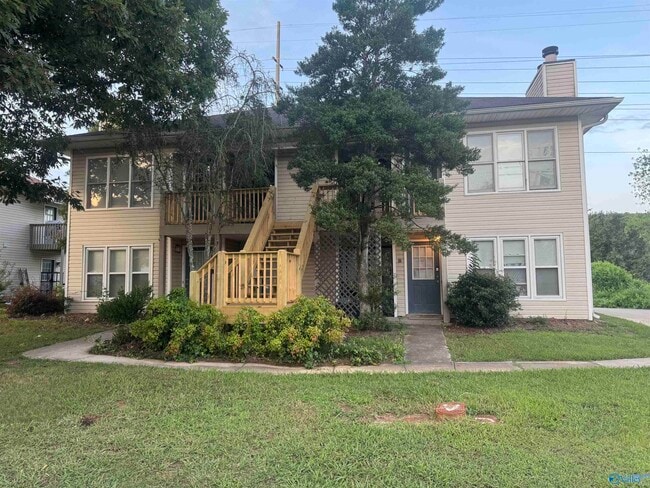 Building Photo - 2703 Lantern Walk SE