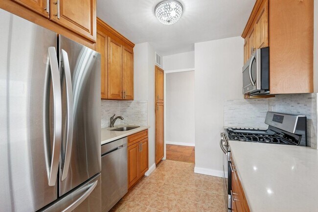 Building Photo - 6040 JFK Blvd E