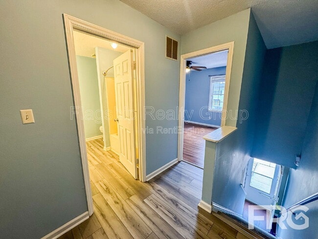 Building Photo - 102 David Dr