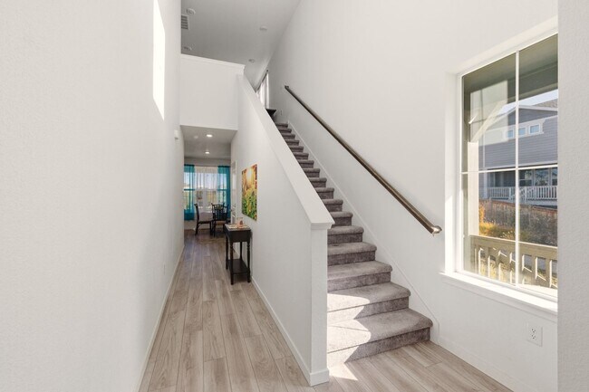 Building Photo - Modern 3-Bed 2.5-Bath Home on Corner Lot i...