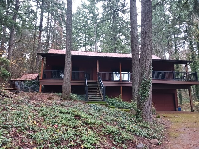 Building Photo - Woodland Setting- West Linn 3 Bedroom 2.5 ...