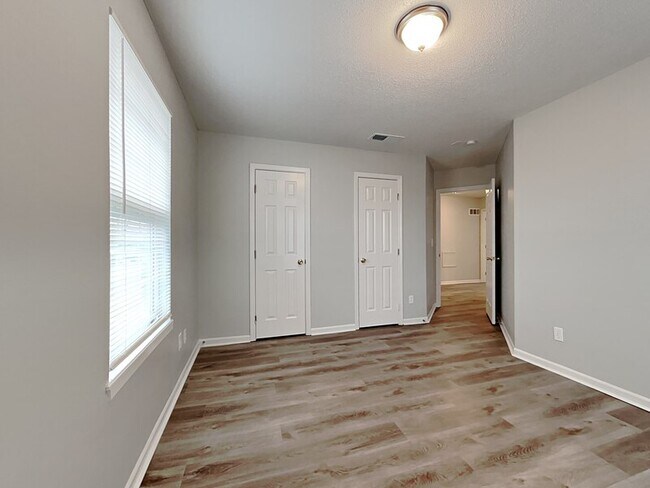 Building Photo - 4221 Woodland Ave