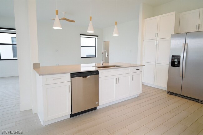 Building Photo - 5630 Carrara Dr