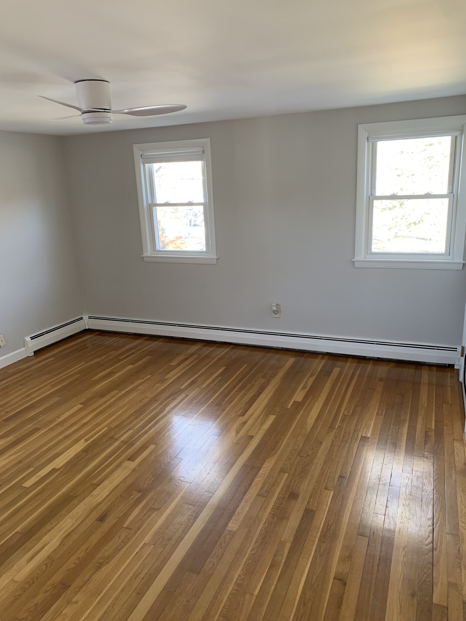 bedroom 1 - 64 Green St