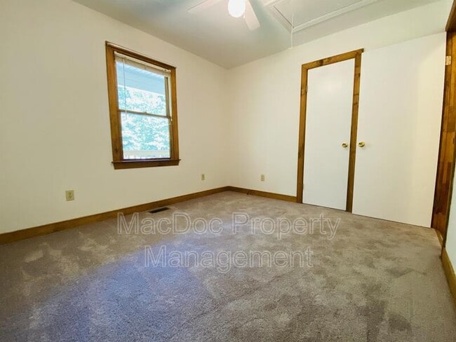 Building Photo - 28341 Edgar Rd