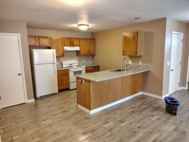 Building Photo - 1700 Joshua Pl